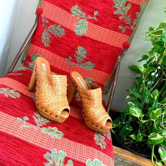 Gorgeous Zara studded high heeled clogs camel color size 37 eu 6.5 US - Picture 4 of 6